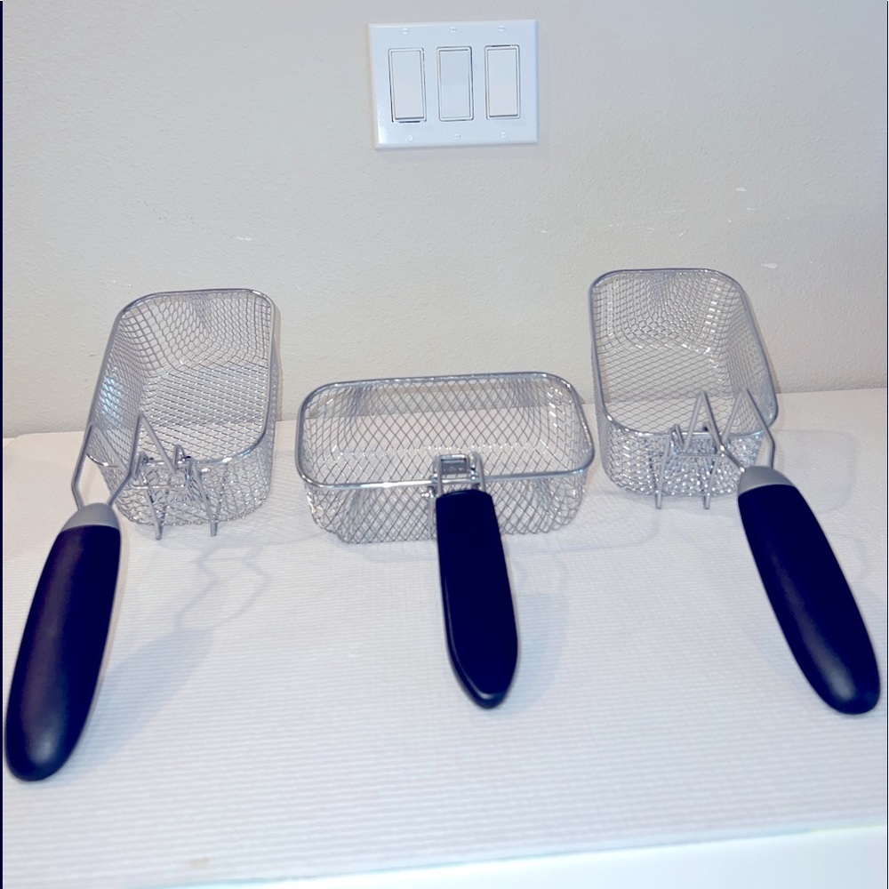 (3) fry baskets